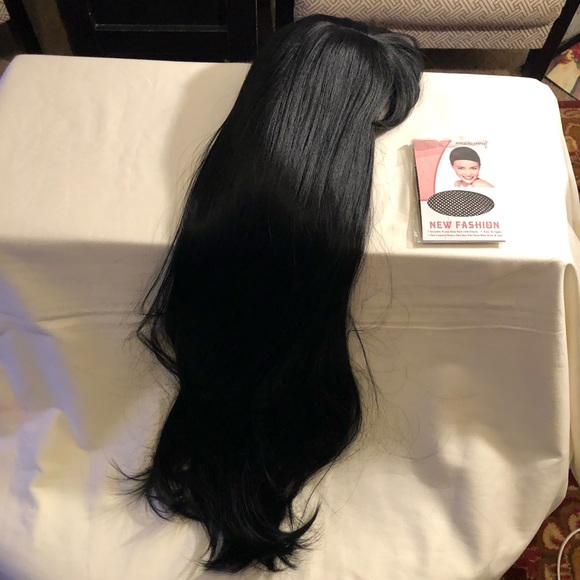 Long Black Synthetic Wig - Picture 11 of 16
